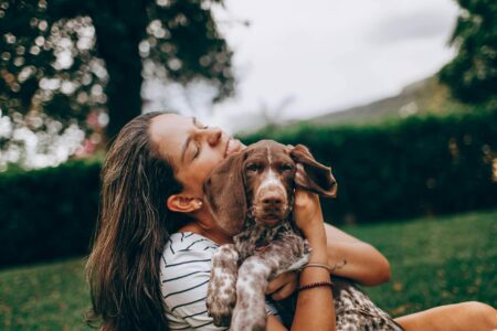 Dog therapy, la potenza silenziosa di un cane al tuo fianco